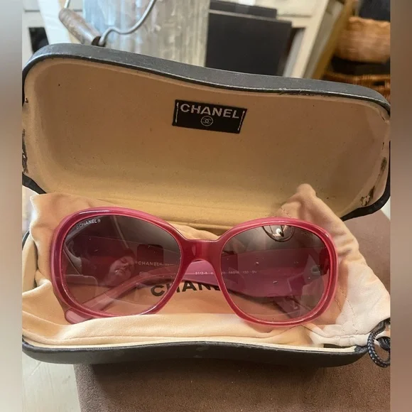 CHANEL Adorable Pink Floral Accent Sunglasses - Picture 2 of 11
